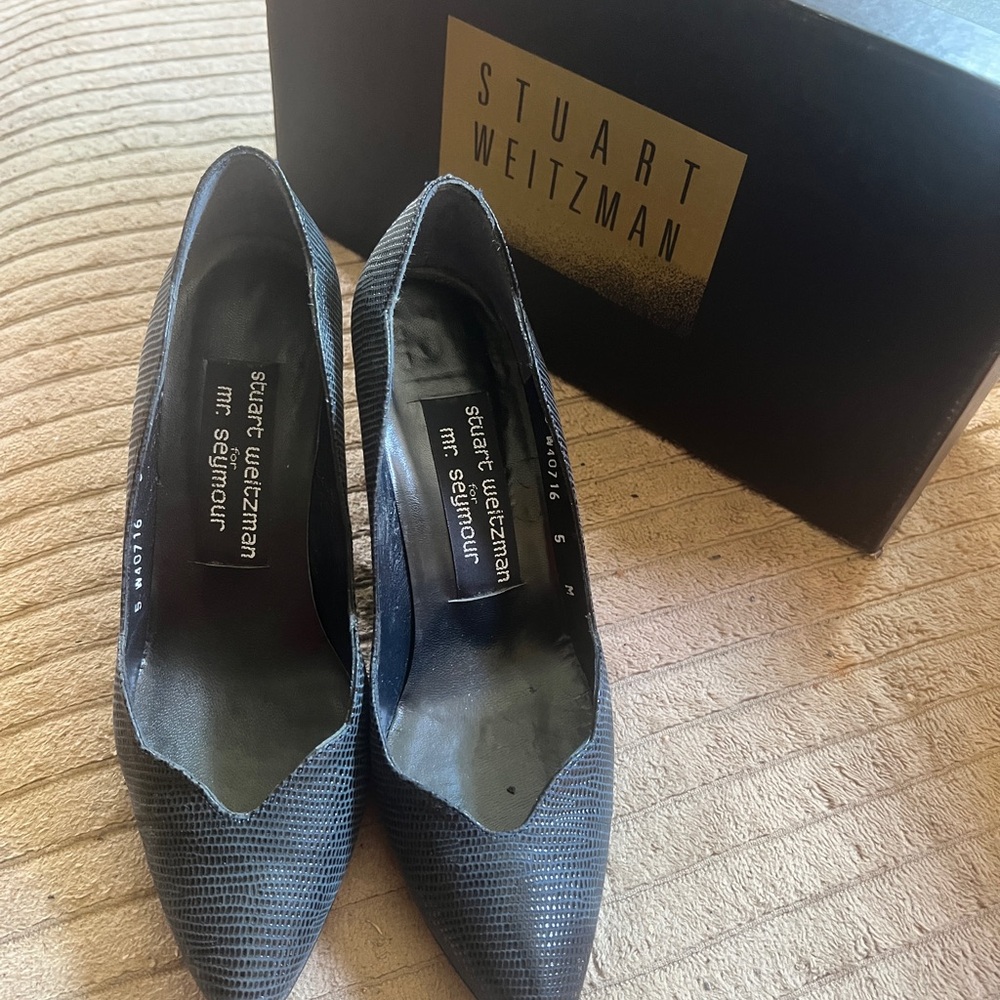 Stuart Weitzman navy blue body wave Women's Shoes 5 1/2